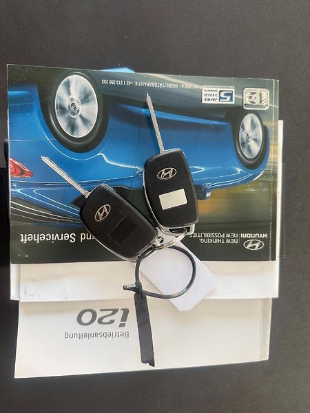 Hyundai i20 (2012) 1,2i VÝHŘ.SEDADLA JEN 107tis. - fotka 27 z 27