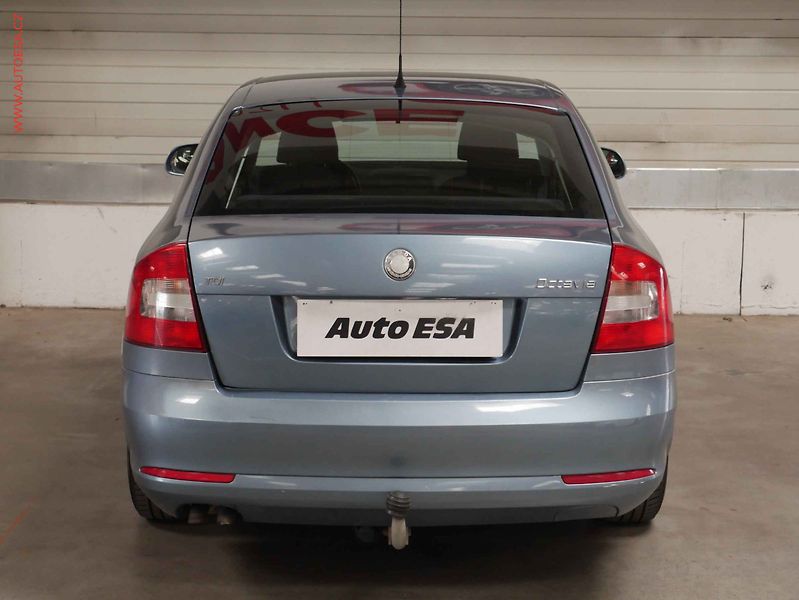 Škoda Octavia (2010) 1.9 TDI, ČR, AC, TZ, temp. - fotka 5 z 16