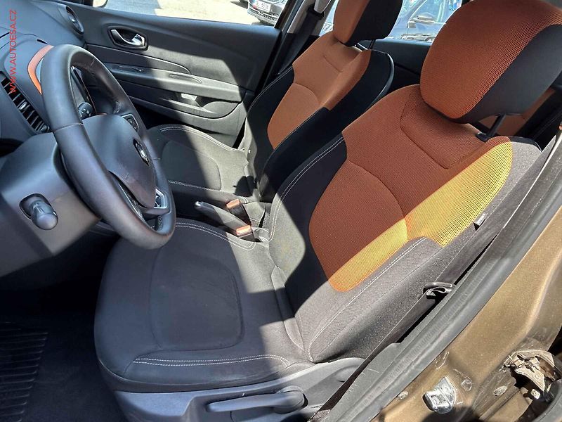 Renault Captur (2017) 1.2 TCe, Park. čidla, tempo - fotka 9 z 14