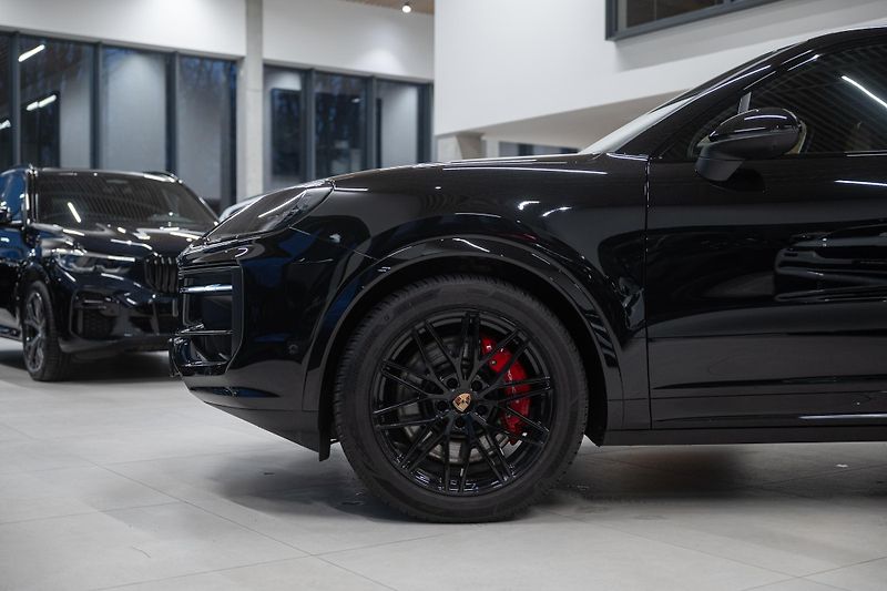 Porsche Cayenne (2025) S COUPÉ 4.0 V8 349KW VZDUCH TZ - fotka 3 z 52