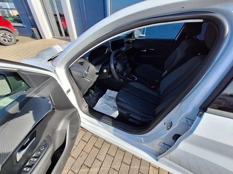 Peugeot 208 (2026) ALLURE PureTech 100 MAN6 - fotka 16 z 17