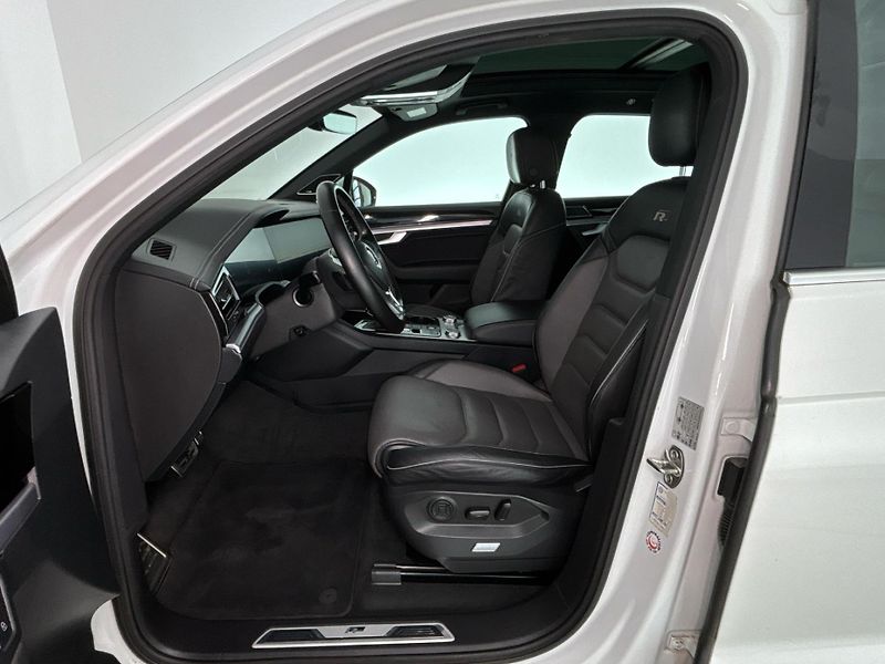 Volkswagen Touareg R-LINE - fotka 7 z 30