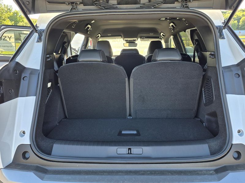 Peugeot 5008 (2026) BUSINESS Hybrid 145 e-DCS6 - fotka 12 z 25
