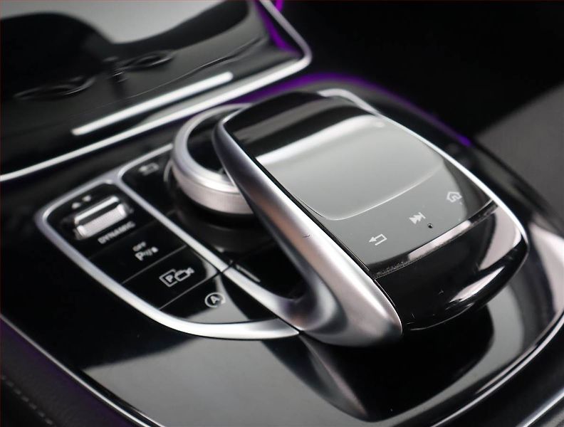 Mercedes-Benz Třídy E (2017) E 220 d, Automat, Kůže, Navi - fotka 23 z 26