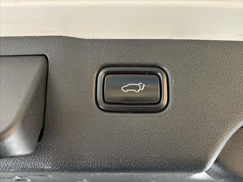 Kia Sorento Exclusive 6AT 4x4 2,2 CRDi - fotka 33 z 42