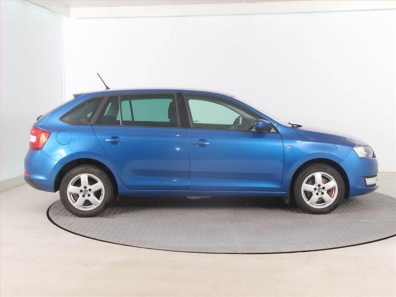 Škoda Rapid (2015) Spaceback 1.2 TSI - fotka 6 z 16