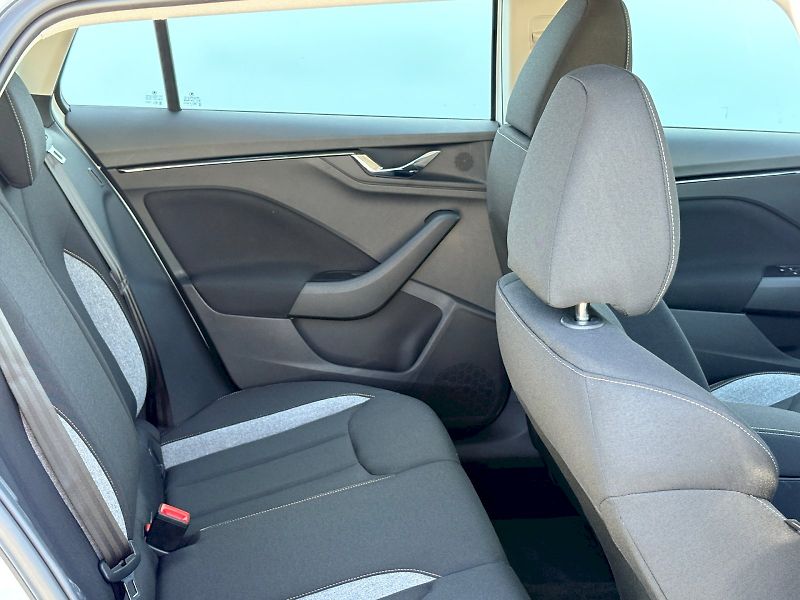 Škoda Scala (2025) 1.0 TSI / 85 kW / SELECTION - fotka 16 z 28