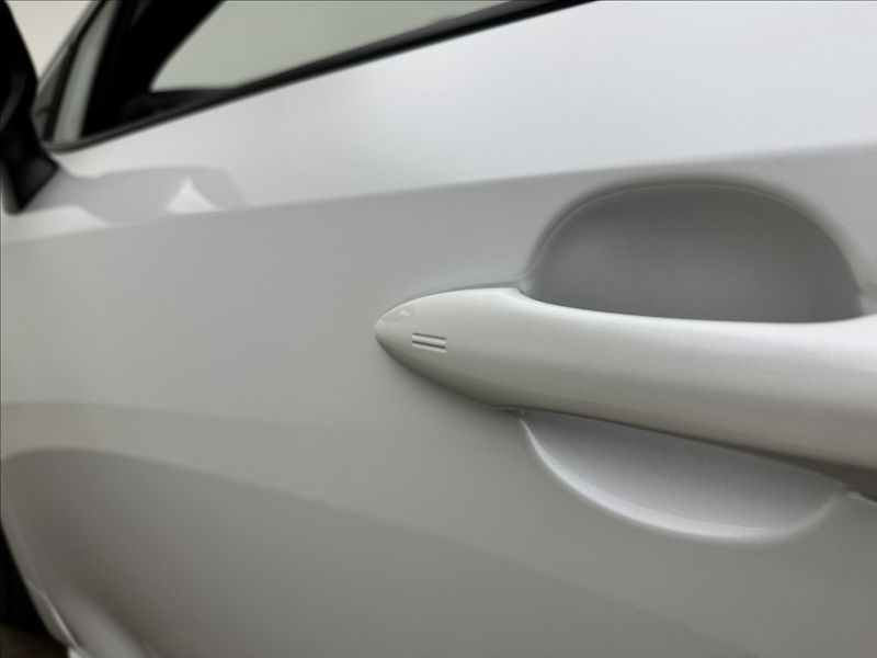 Toyota Corolla 1,8 HYBRID STYLE ACC 1.MAJ ČR - fotka 31 z 42