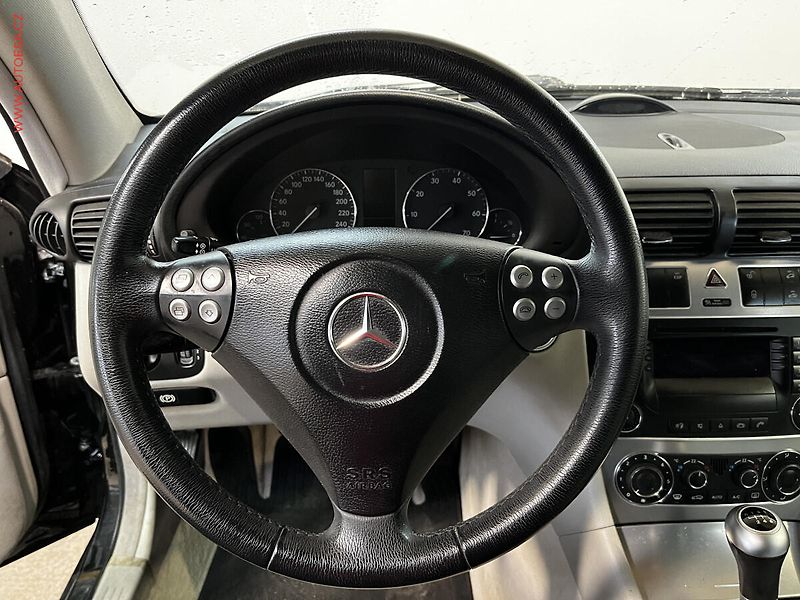 Mercedes-Benz Třídy C (2007) 2.5 V6 C230, Kůže, park. - fotka 15 z 16