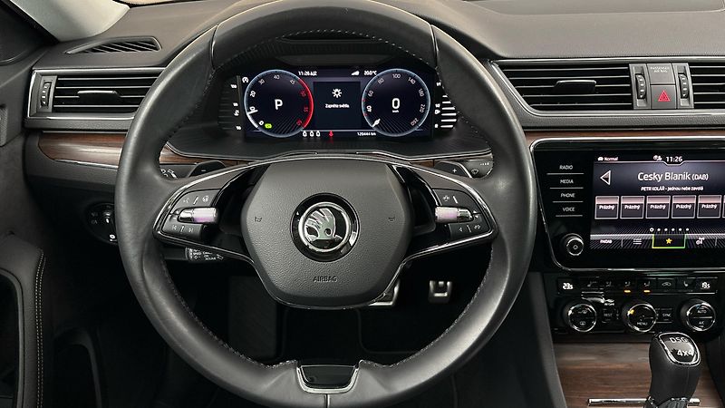 Škoda Superb 2.0 TDI DSG 4x4 Scout Combi - fotka 9 z 29