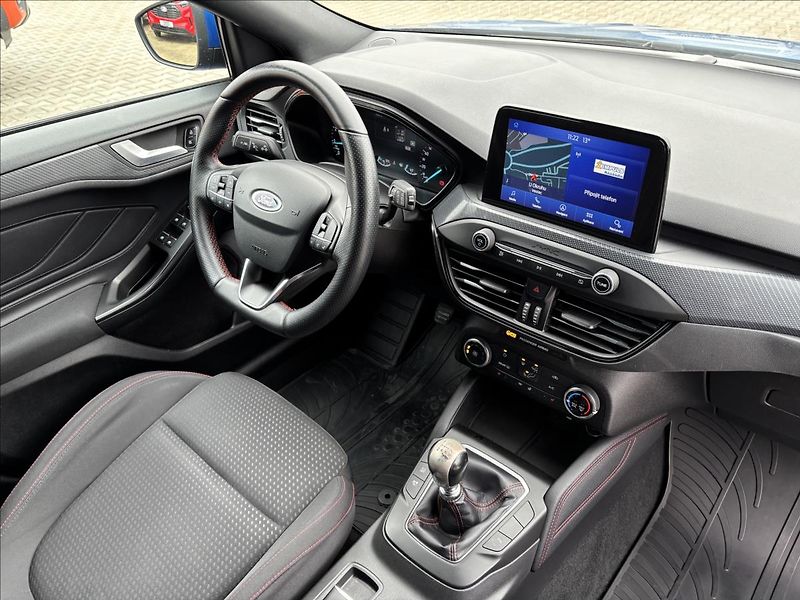 Ford Focus 1,0 EcoBoost 92 kW ST Line - fotka 19 z 35