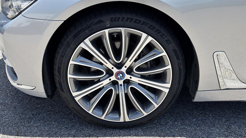 BMW Řada 7 730Ld Individual ČR DPH - fotka 4 z 15