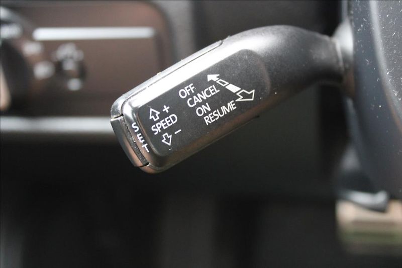 Volkswagen Touareg 3,0 TDi  4 x 4, AUTOMAT, DPH - fotka 24 z 40