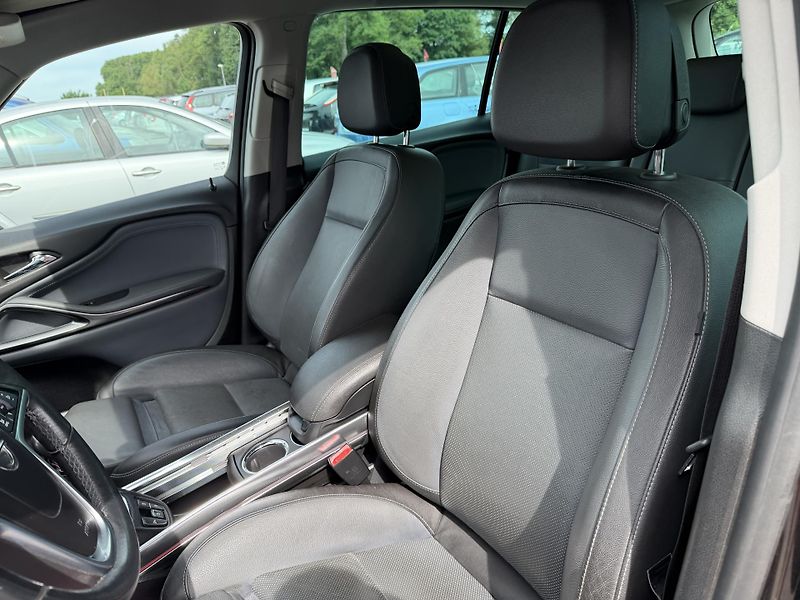 Opel Zafira 2.0 CDTi TOURER 7 MIST - fotka 17 z 24