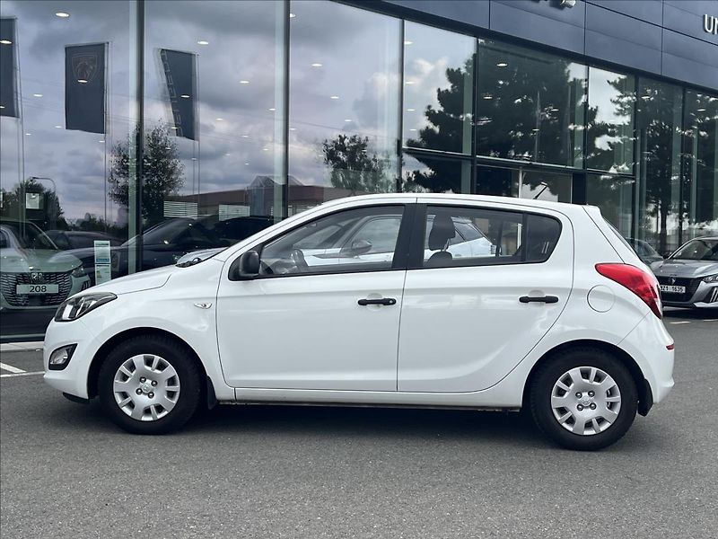 Hyundai i20 1,2 i  Family Space - fotka 8 z 21