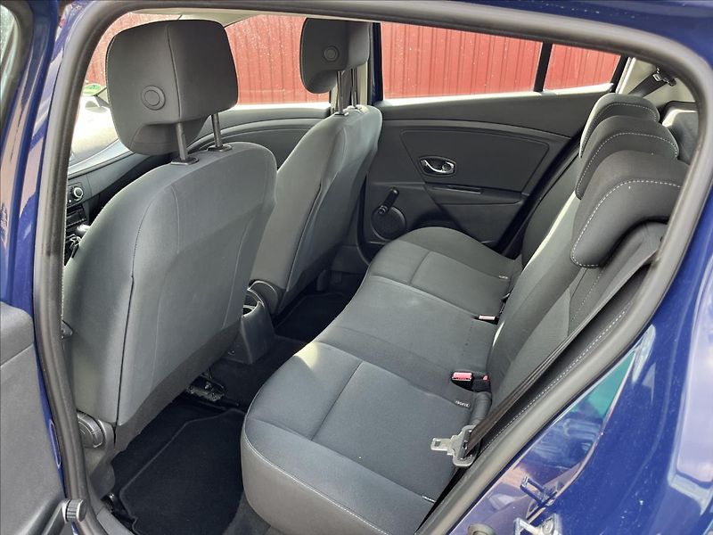 Renault Mégane 1,6 i KLIMA SERVIS STK 2/2027 - fotka 13 z 35