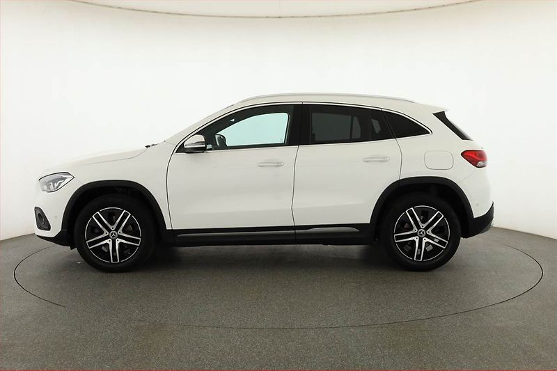 Mercedes-Benz GLA (2022) 180 d - fotka 3 z 19