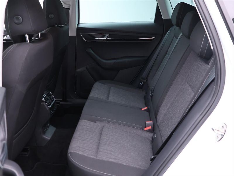 Škoda Karoq 1,5 TSI 110kW Style CZ 1.Maj - fotka 16 z 33