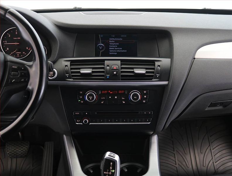 BMW X3 (2012) xDrive20d, 4X4, Automat, Kůže - fotka 12 z 22