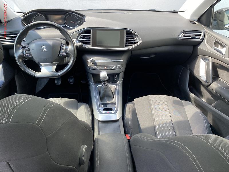 Peugeot 308 (2016) 2.0 HDi, Allure, LED, panor - fotka 8 z 19