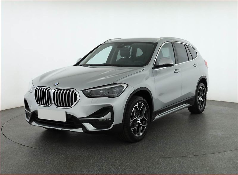 BMW X1 (2020) sDrive18d, Automat, ČR,1.maj - fotka 2 z 20