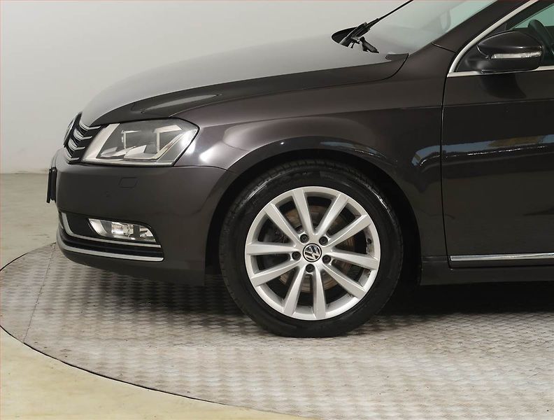 Volkswagen Passat (2011) Highline 2.0 TDI, 4X4 - fotka 15 z 24