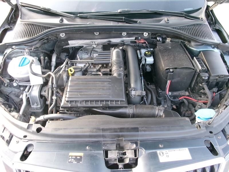 Škoda Octavia (2014) 1,2TSI NAVI DSG AC BT VÝHŘEV - fotka 32 z 34