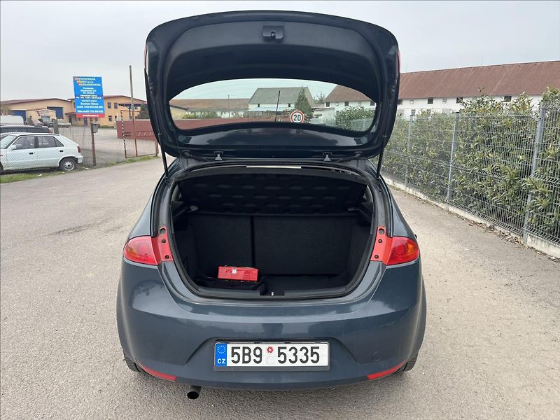 Seat Leon 1,4 MPi 63KW KLIMA ČR - fotka 27 z 30