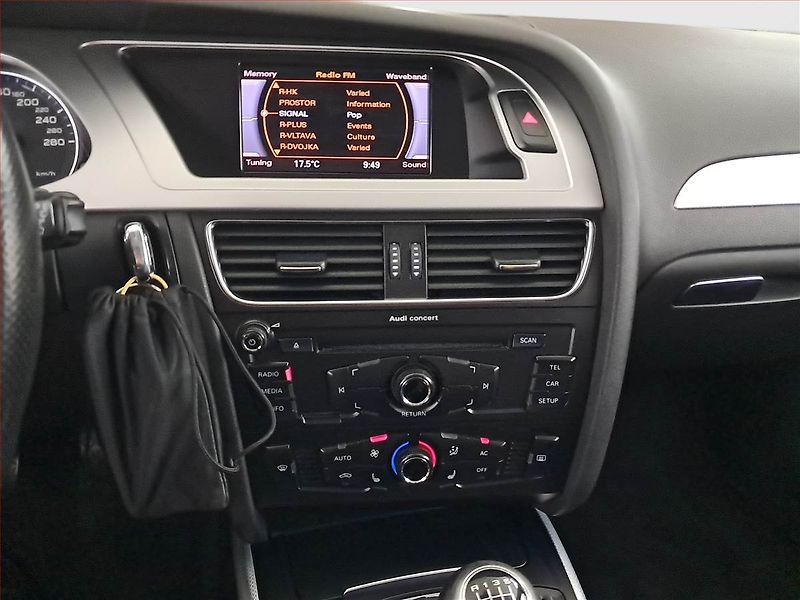 Audi A4 (2011) 2.0 TDI - fotka 12 z 17