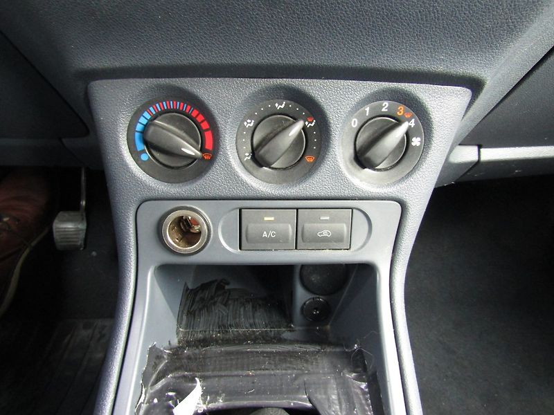 Ford Tourneo Connect (2010) 1.8 TDCi 81kW BEZ DPF - fotka 33 z 34