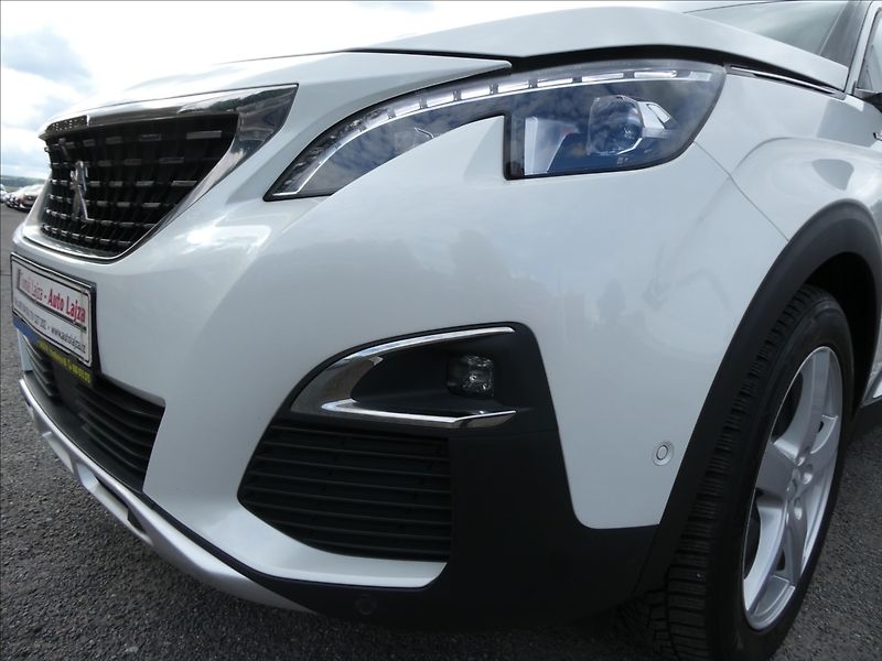 Peugeot 5008 1,6 133kW GT-line AT8,7.míst,D - fotka 4 z 50
