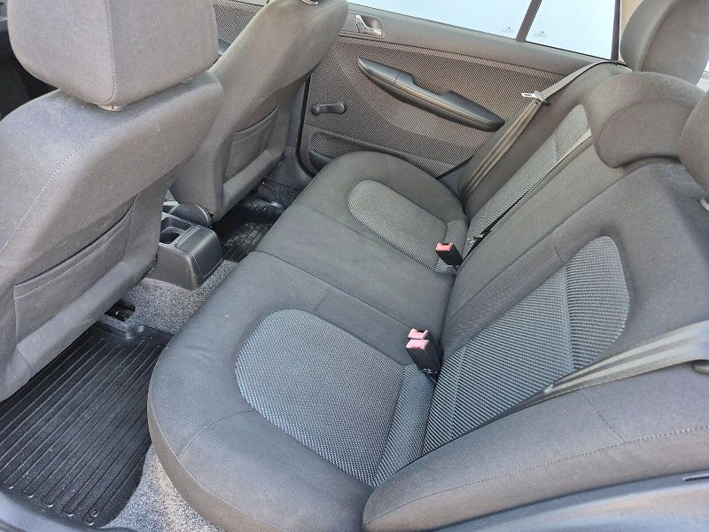 Škoda Fabia (2006) Ambiente 1.2 HTP 47kW Combi - fotka 18 z 22