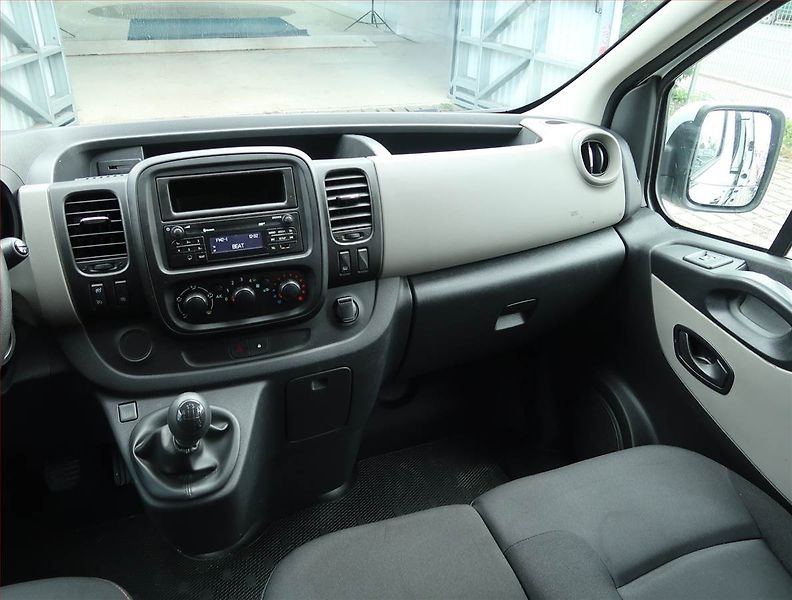 Renault Trafic (2019) 1.6 dCi, Bus, 9Míst, ČR, DPH - fotka 8 z 16