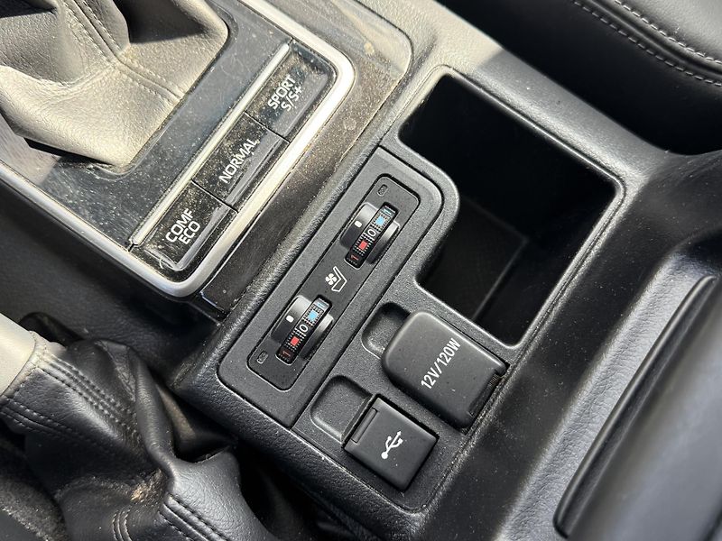 Toyota Land Cruiser 2.8 D-4D AT AWD 150kW Executiv - fotka 24 z 25
