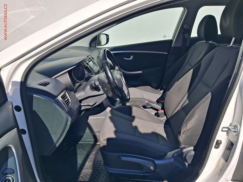 Hyundai i30 (2013) 1.4i LPG, ČR, AC, tempo - fotka 9 z 17