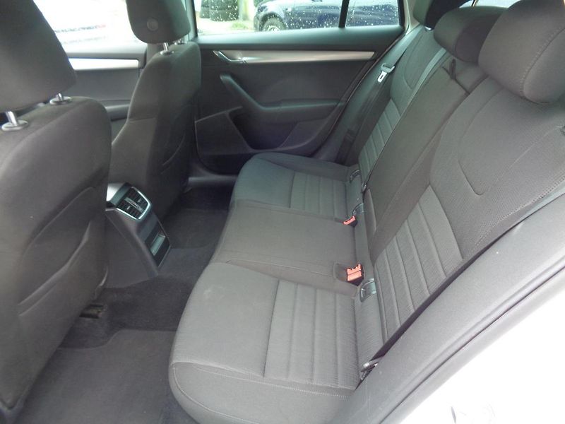 Škoda Octavia 2,0 TDI - fotka 10 z 13