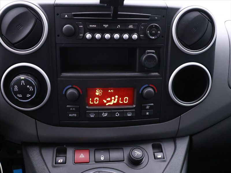 Citroën Berlingo 1,2 PT 81kW XTR Multispace 1Ma - fotka 22 z 33