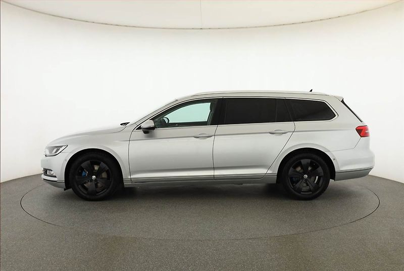 Volkswagen Passat (2016) 2.0 TDI, Kůže, Navi, Tempomat - fotka 3 z 17