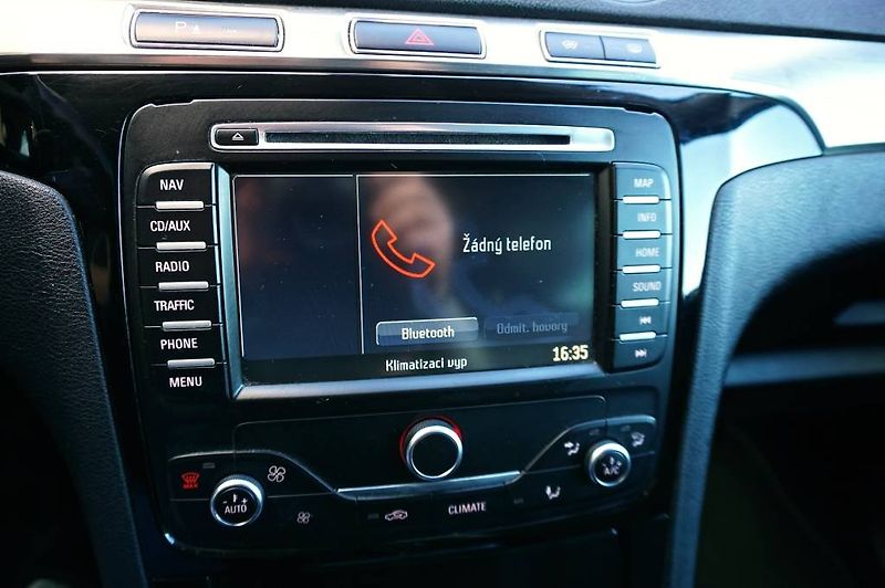 Ford S-MAX (2014) TITANIUM 2,0 TDCI 103 kW - fotka 32 z 39
