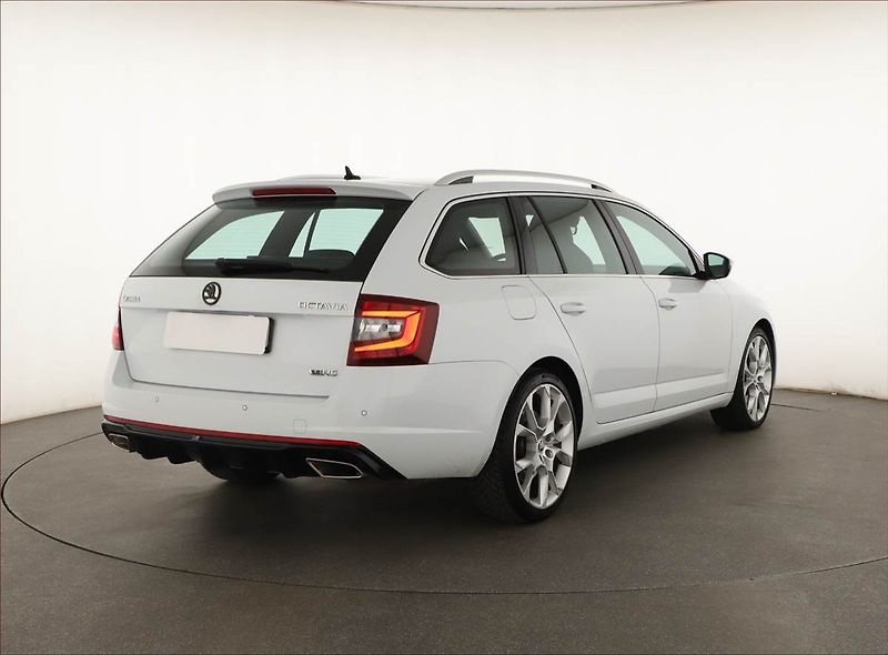 Škoda Octavia (2019) RS 2.0 TSI, Automat, Kůže - fotka 5 z 20