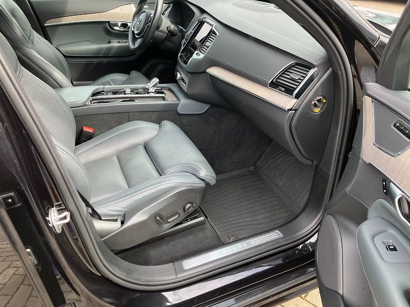 Volvo XC90 (2022) B5 AWD DIESEL INSCRIPTION AUT - fotka 15 z 42