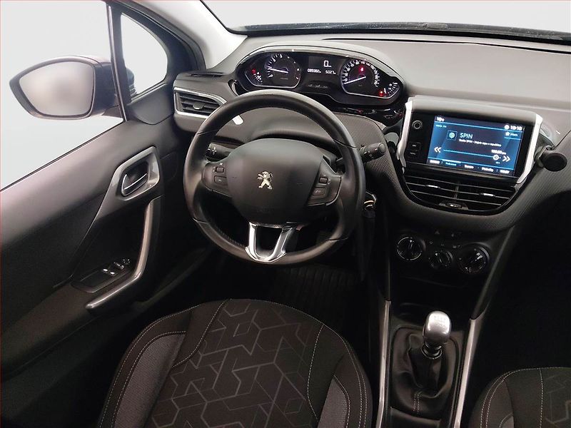 Peugeot 2008 (2019) 1.2 PureTech, Tempomat - fotka 7 z 17