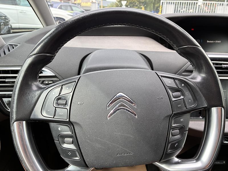 Citroën C4 Picasso 1.6HDi 85kW NAVIGACE,TAŽNÉ - fotka 19 z 30