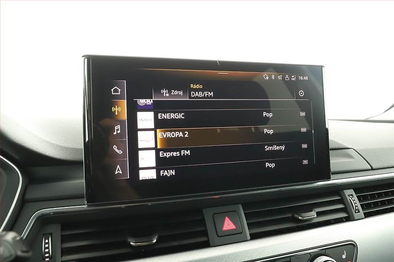 Audi A4 (2022) 40 TDI - fotka 14 z 17