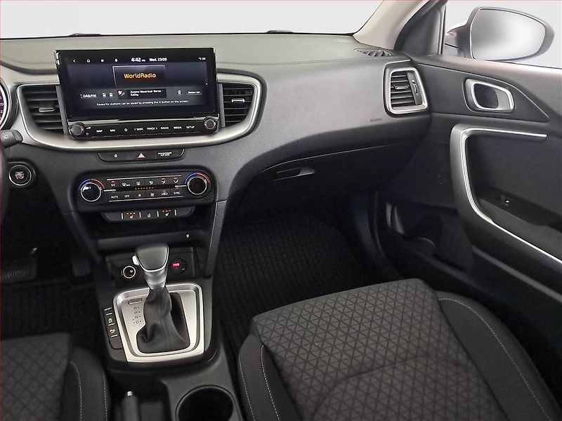 Kia Ceed (2021) 1.5 T-GDI, Automat, Serv.kniha - fotka 8 z 18