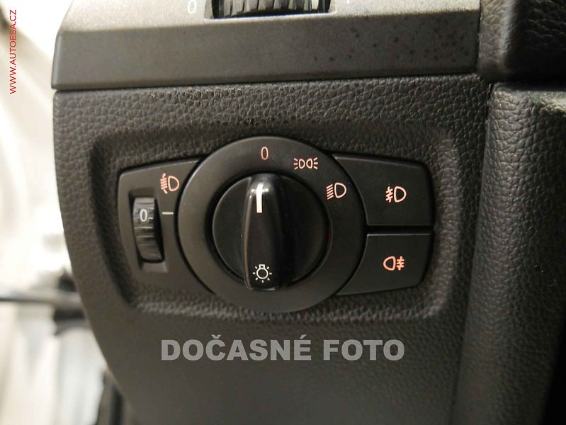 BMW Řada 1 (2010) 116 d, autoAC, STK9/28 - fotka 17 z 18
