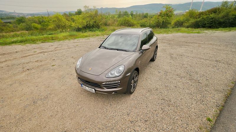 Porsche Cayenne (2011) - fotka 5 z 25