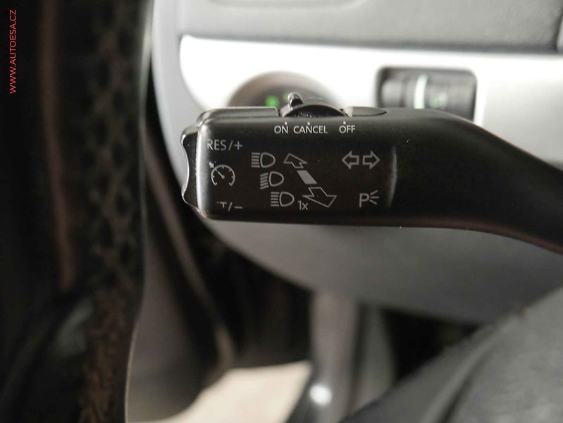 Škoda Yeti (2013) 1.6 TDi, xenon, autoAC - fotka 14 z 21