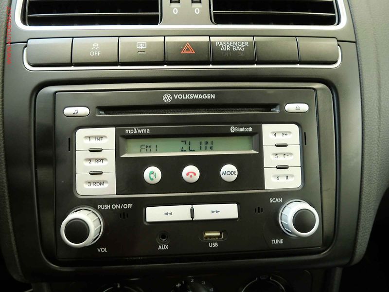 Volkswagen Polo (2011) 1.2 12V, AC - fotka 15 z 16