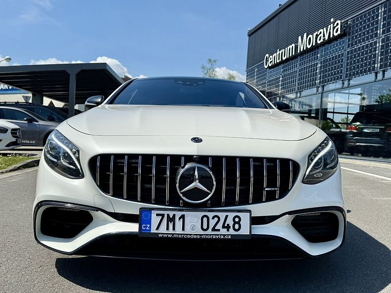 Mercedes-Benz Třídy S (2017) 500 4MATIC kupé - fotka 2 z 57